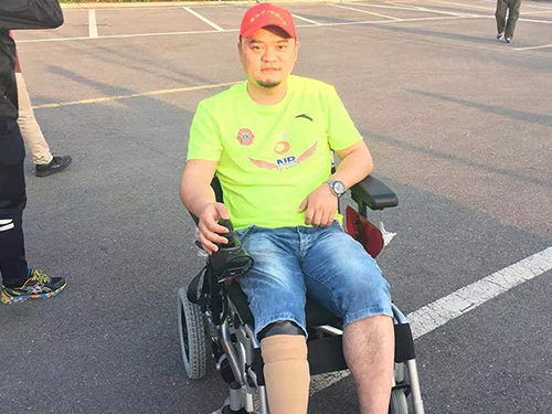 王靖：敢學敢做敢創業 獨腿走出幸福路