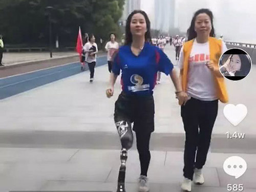 美得像一道陽光！柳州“假肢女孩”笑著跳舞，笑著奔跑！感動1200萬網友